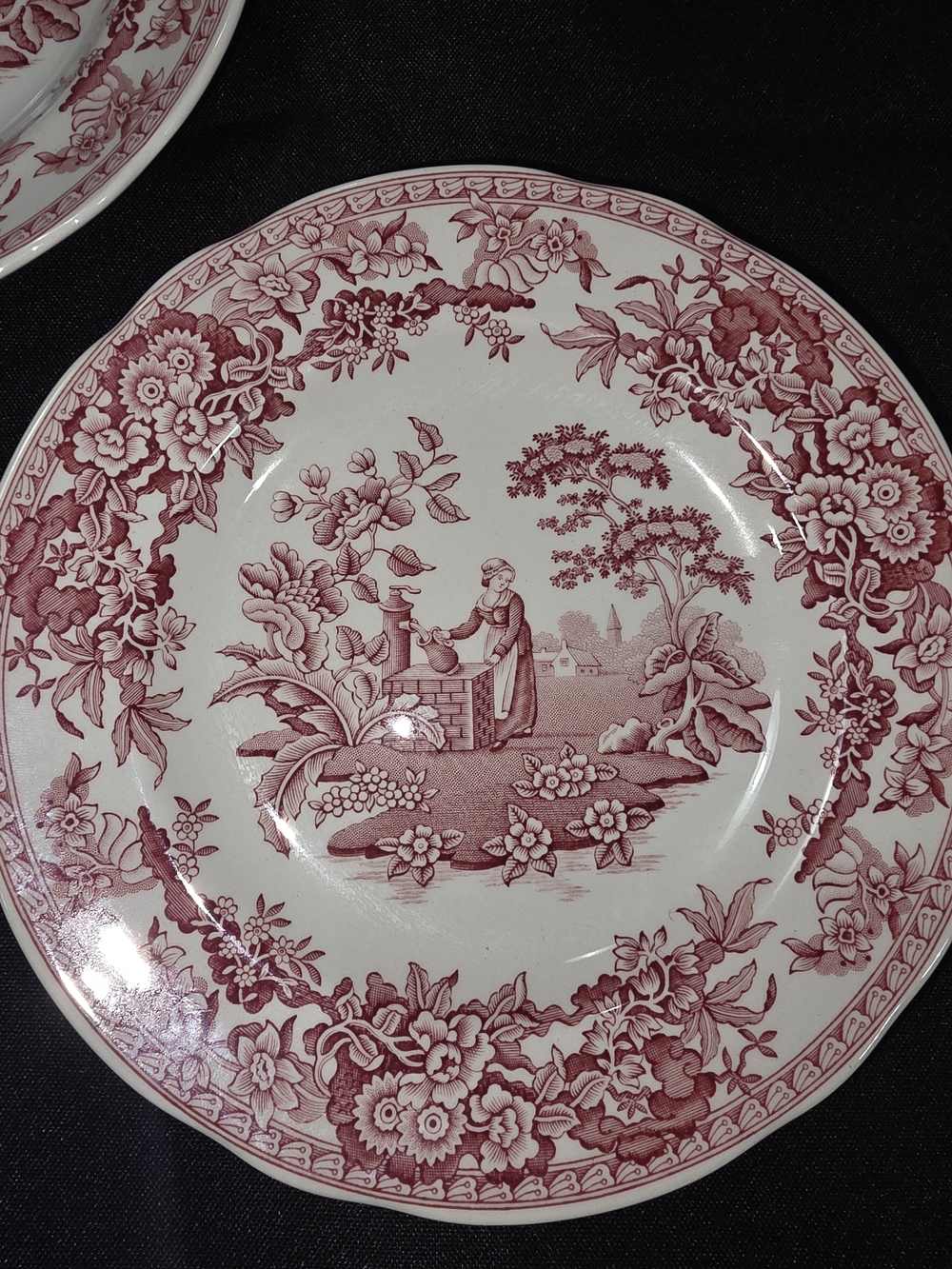 Spode Rosalind Pink / Maid at the Well Decorative Plates Red & White